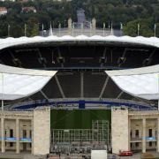 Anlässlich der Olympischen Sommerspiele 1936 erbauten die Nationalsozialisten das Olympiastadion in Berlin. Doch Adolf Hitler mochte das Stadion überhaupt nicht, er fand es zu filigran und zu klein. Anlässlich der Olympischen Sommerspiele 1936 erbauten die Nationalsozialisten das Olympiastadion in Berlin. Doch Adolf Hitler mochte das Stadion überhaupt nicht, er fand es zu filigran und zu klein.