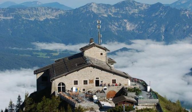 Hitler ist seit fast 70 Jahren tot, doch seine Ideologie ist lebendig. Zahlreiche Bauwerke in ganz Deutschland erinnern an den Größenwahn der Nazis.