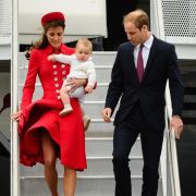 Schon auf Neuseeland hätte der Wind an Kates Outfits fast mehr entblößt, als er sollte. Schon auf Neuseeland hätte der Wind an Kates Outfits fast mehr entblößt, als er sollte.