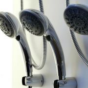 Sex in der Dusche kann sehr anregend sein. Das gemeinsame Spiel mit dem Duschkopf dagegen um so mehr. Einfach das Wasser zärtlich über die Körper laufen lassen und dabei die Augen schließen. Sex in der Dusche kann sehr anregend sein. Das gemeinsame Spiel mit dem Duschkopf dagegen um so mehr. Einfach das Wasser zärtlich über die Körper laufen lassen und dabei die Augen schließen.