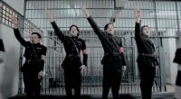 Die thailändische Band Slur provoziert mit ihrem Song «Hitler» in Nazi-Uniform und passendem Bärtchen.