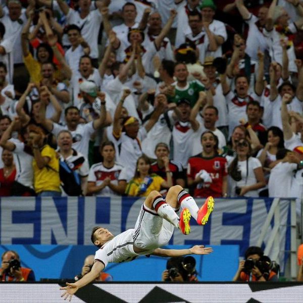 News-Ticker: 2:2! Blitz-Klose gleicht aus, Löw wütend News-Ticker: 2:2! Blitz-Klose gleicht aus, Löw wütend (Foto)