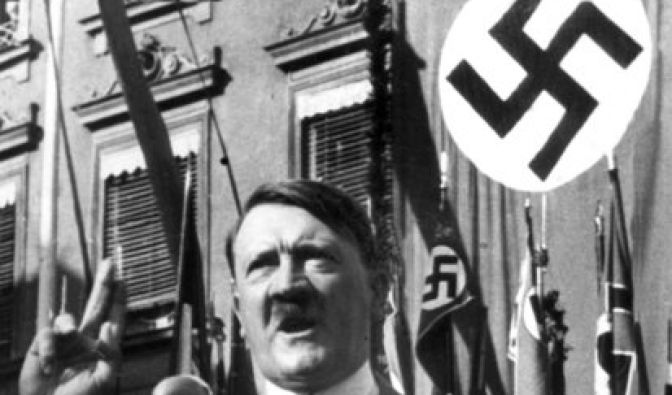 Dreister Steuerschwindler: Hitler ließ 4,5 Milliarden Euro auf Schweizer Konten verschwinden, ohne dafür Steuern zu zahlen.