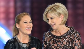 Dabei wirkt sie im Gespräch mit Carmen Nebel vollkommen unschuldig und versprüht ihren natürlichen Charme.