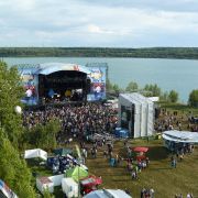 Die Blue Stage feiert bereits. Die Blue Stage feiert bereits.