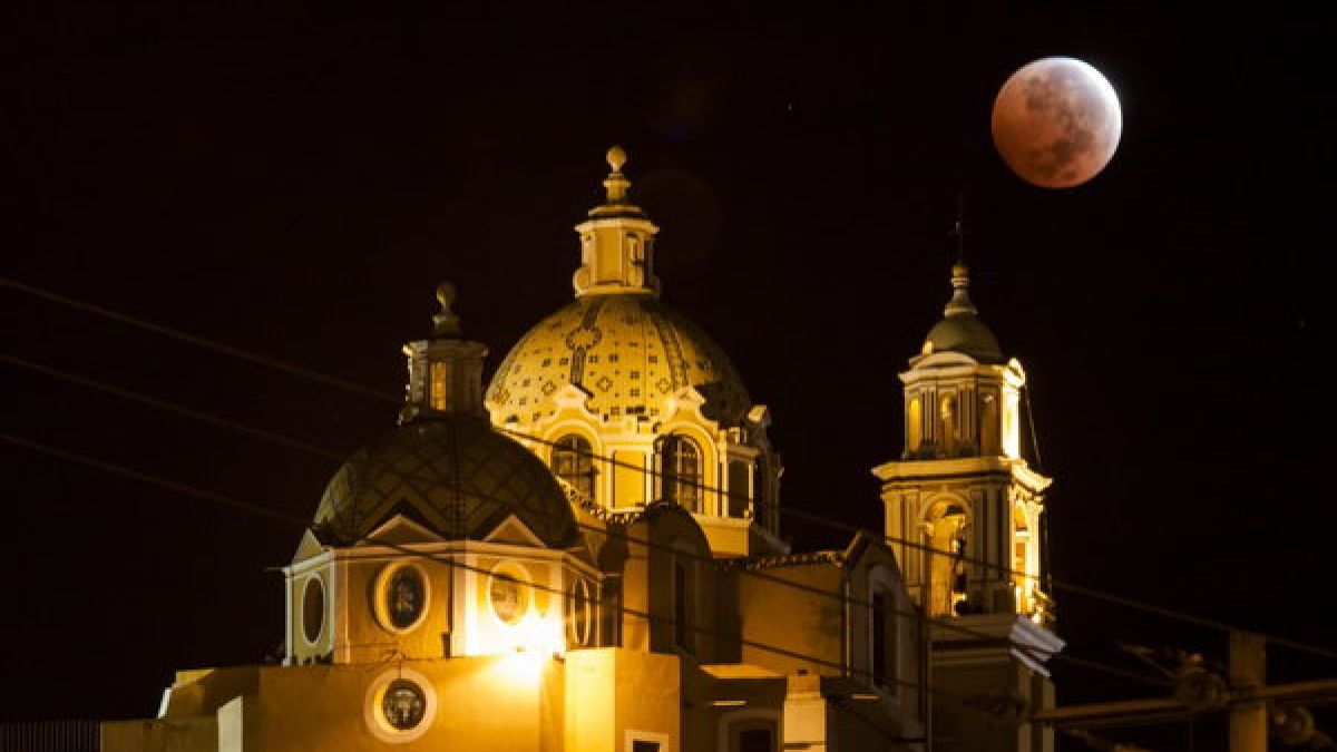 Auch über Mexiko erstrahlte der Mond in mystischem Rot. (Foto)