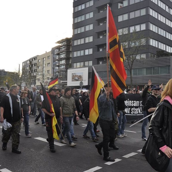Heftige Krawalle bei Gegendemo in Köln Heftige Krawalle bei Gegendemo in Köln (Foto)