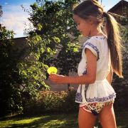 So freizügig zeigt sich die 8-jährige Kristina Pimenova auf ihrer Instagram-Seite.
