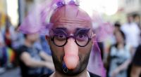 Völlig unglaublich: die härtesten Penis-Meldungen des Jahres.