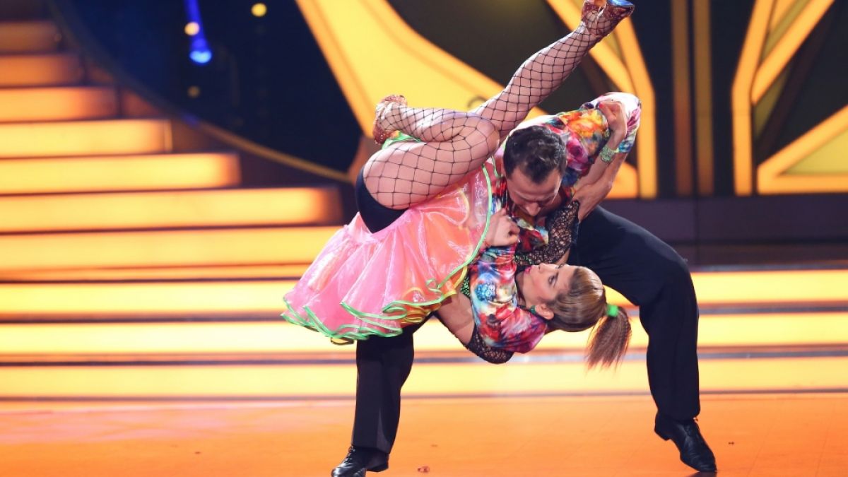 Panagiota Petridou und Ihr Profitänzer Sergiu Luca sind nach Show 3 von "Let's Dance" 2015 ausgeschieden. (Foto)