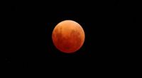 Am 4. April 2015 erstrahlt der Mond in blutigem Rot. Daher wird er bei einer Totalen Mondfinsternis auch Blutmond genannt.