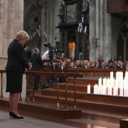 NRW-Ministerpräsidentin Hannelore Kraft gedenkt der Opfer. NRW-Ministerpräsidentin Hannelore Kraft gedenkt der Opfer.