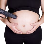 Familie schlägt Schwangere (13) und verbrennt Totgeburt (Foto)