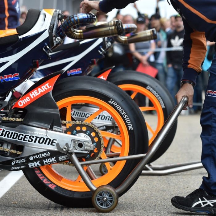 Weniger Crashs durch neue Bridgestone-Reifen Weniger Crashs durch neue Bridgestone-Reifen (Foto)