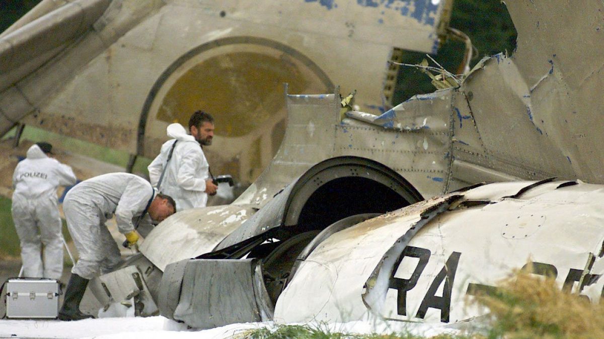 Die zerstörte Maschine der Flugzeugkollision bei Überlingen. (Foto)