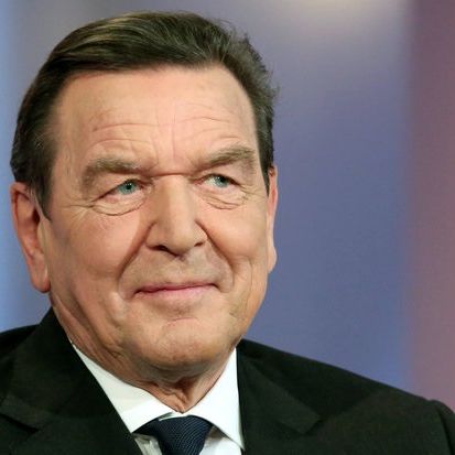 Hat die Flüchtlingspolitik der Bundeskanzlerin scharf kritisiert: Altkanzler Gerhard Schröder.