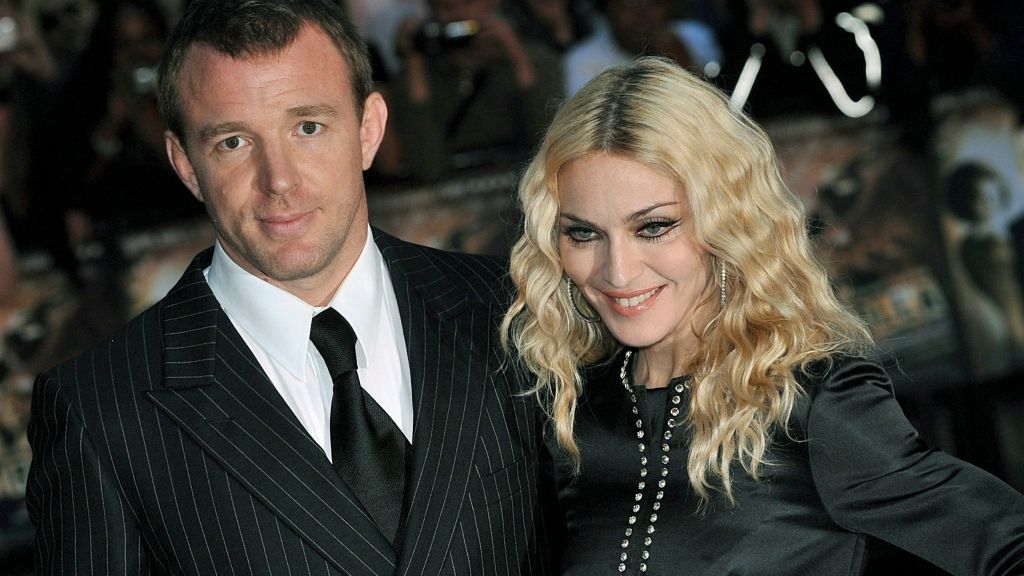 Bei diesem Paar musste die Frau zahlen: Madonna und Guy Ritchie. Nach acht Jahren war ihre Ehe vorbei - und zwar ohne Rosenkrieg in der Öffentlichkeit. Die Sängerin bezahlte 76 Millionen Dollar. (Foto)