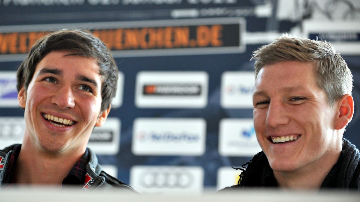 Felix Neureuther und Kumpel Bastian Schweinsteiger haben sichtlich Spaß. (Foto)
