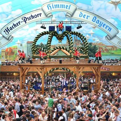 Ohne Lederhose und Gebiss auf der Wiesn Ohne Lederhose und Gebiss auf der Wiesn (Foto)