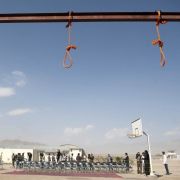 Im Oktober 2014 wurden fünf Vergewaltiger in Kabul durch Erhängen hingerichtet.