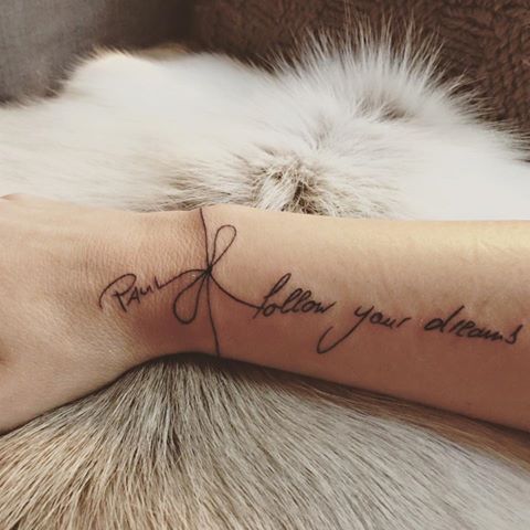Seine Anna zeigt ihre Liebe mit einem neuen Tattoo (Foto)