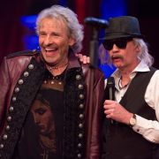 Günther Jauch überraschte Thomas Gottschalk zur Geburtstagsfeier im Mai 2015 als Keyboarder von Günther Jauch überraschte Thomas Gottschalk zur Geburtstagsfeier im Mai 2015 als Keyboarder von