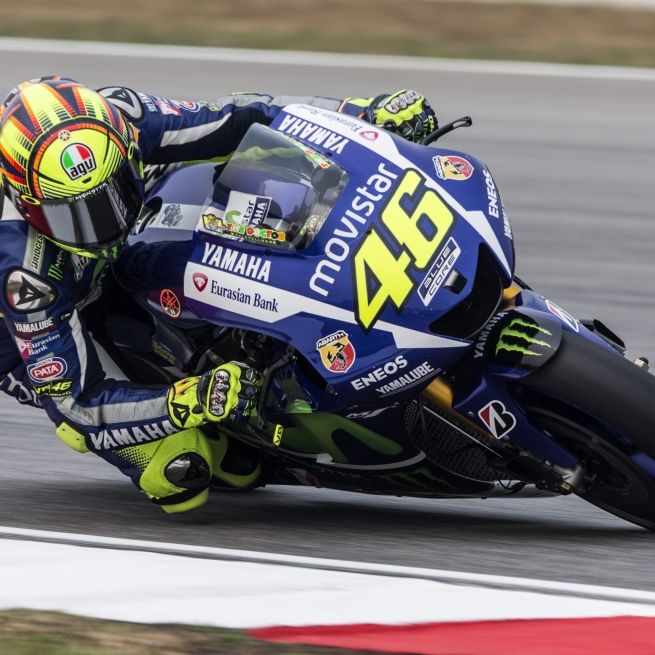 Eklat beim Malaysia-GP: Rossi schiebt Márquez raus - Strafe! Eklat beim Malaysia-GP: Rossi schiebt Márquez raus - Strafe! (Foto)