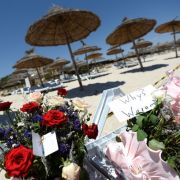 Im Juni 2015 starben mindestens 39 Menschen bei einem Terroranschlag im tunesischen Badeort Sousse - größtenteils Urlauber. Unterstützer der Terrormiliz Islamischer Staat (IS) hatten sich zu der Tat bekannt. Im Juni 2015 starben mindestens 39 Menschen bei einem Terroranschlag im tunesischen Badeort Sousse - größtenteils Urlauber. Unterstützer der Terrormiliz Islamischer Staat (IS) hatten sich zu der Tat bekannt.