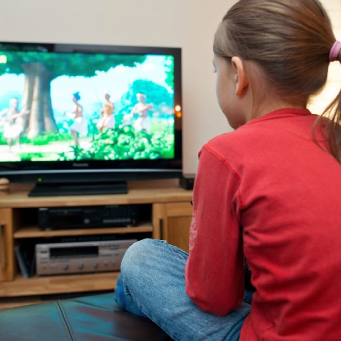 Mehr als drei Stunden Fernsehen am Tag machen blöd Mehr als drei Stunden Fernsehen am Tag machen blöd (Foto)
