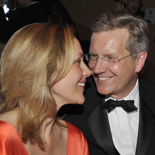 Liebe in der Luft! Diese Stars schwebten 2015 auf Wolke 7 Liebe in der Luft! Diese Stars schwebten 2015 auf Wolke 7 (Foto)