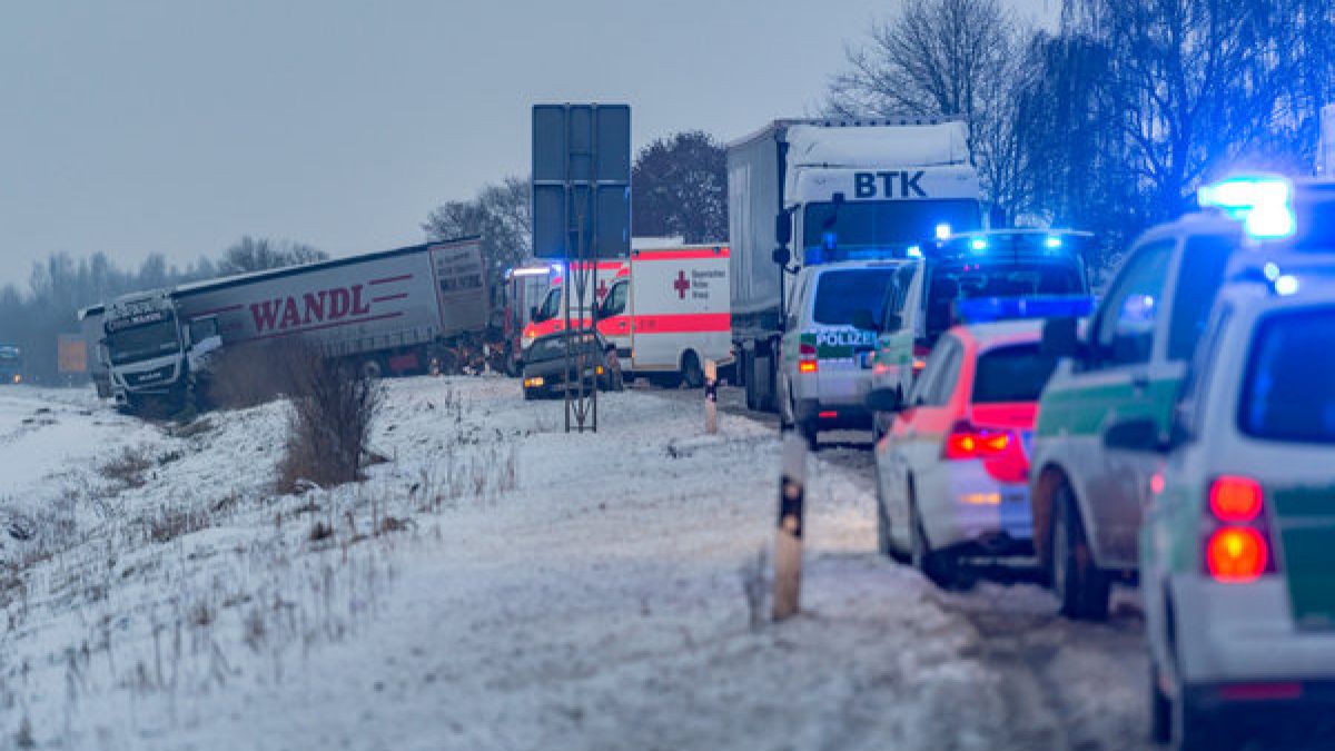 Glatteis-Regen sorgte in Deutschland für Hunderte Unfälle. (Foto)