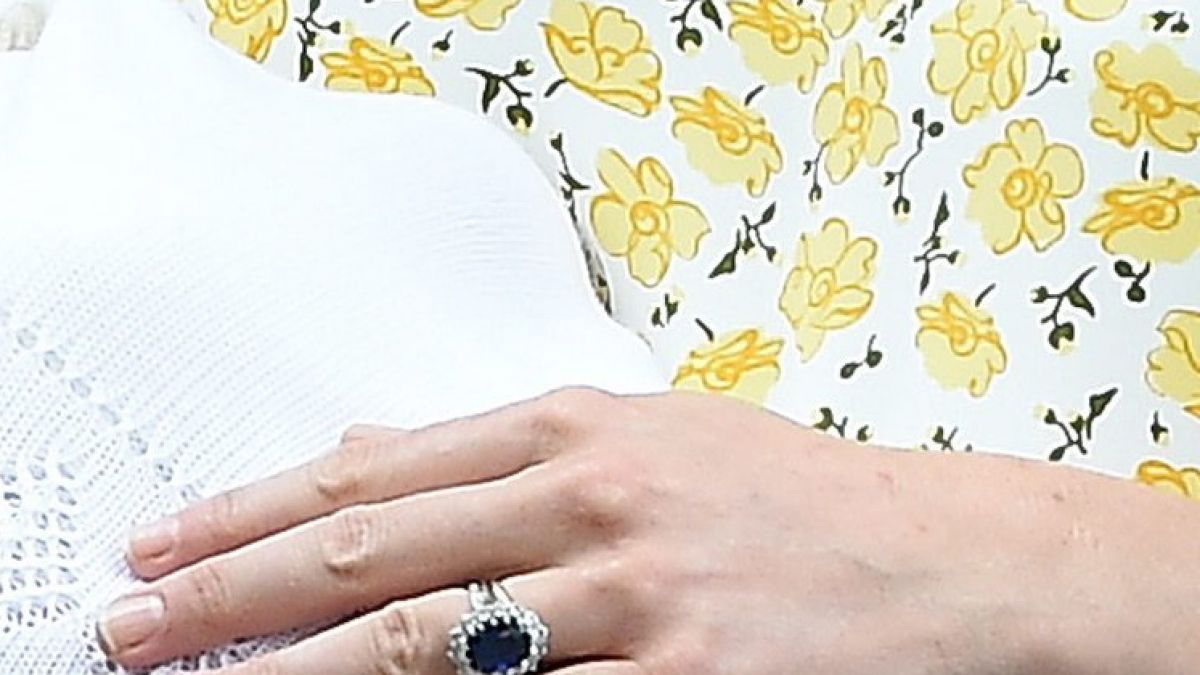 Der Ring, um den es geht: Der Verlobungsring der verstorbenen Prinzessin Diana und von Herzogin Kate. (Foto)