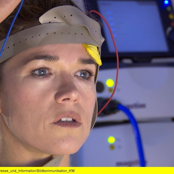 In der ARD-Mediathek: Anke Engelke wagt den Selbstversuch In der ARD-Mediathek: Anke Engelke wagt den Selbstversuch (Foto)