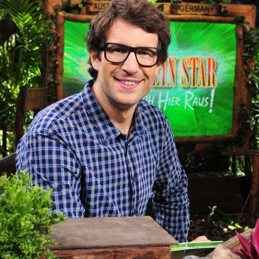 "Dicke Brille, Körperfett, zu viel Nase"! Sein neuer Look sorgt für Shitstorm "Dicke Brille, Körperfett, zu viel Nase"! Sein neuer Look sorgt für Shitstorm (Foto)