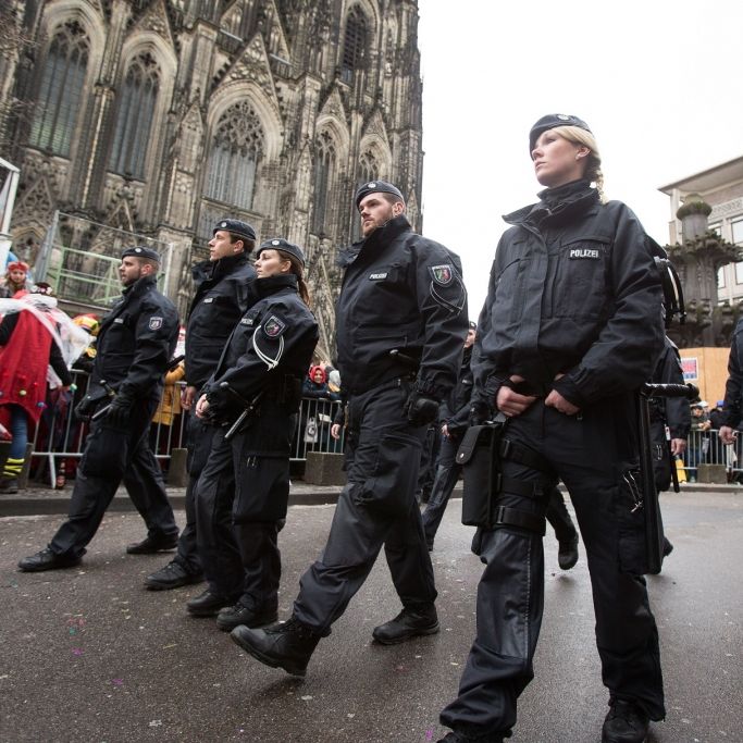 Terror, Sex-Attacken, Sturm! So war Rosenmontag in Köln wirklich Terror, Sex-Attacken, Sturm! So war Rosenmontag in Köln wirklich (Foto)