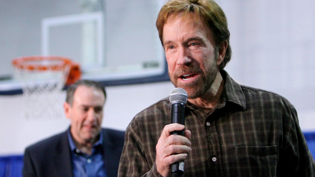 Schaffte es vom belächelten Action-Held der 80er Jahre zum Internet-Kult der Neuzeit: Chuck Norris feiert seinen 80. Geburtstag. (Foto)