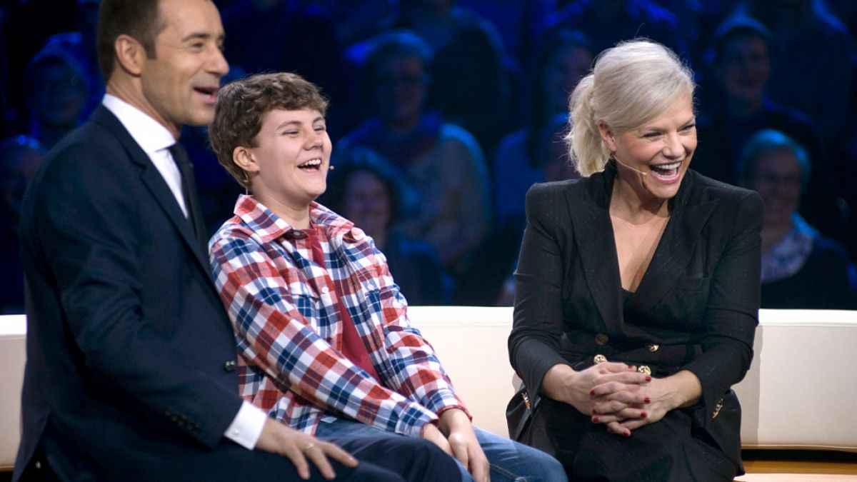 Ina Müller ist nur eine von vielen Prominenten, die sich besonders begabten Kindern in der ARD-Show "Klein gegen Groß" stellt. (Foto)