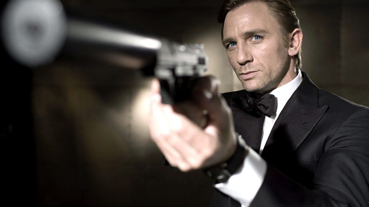 Junger Bond, selbes Gewaltpotential: Daniel Craig lässt es in "Casino Royale" krachen. (Foto)