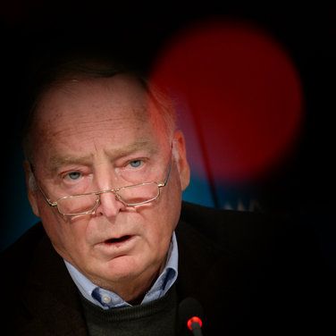 AfD und Putin-Jugend gehen Bund ein AfD und Putin-Jugend gehen Bund ein (Foto)