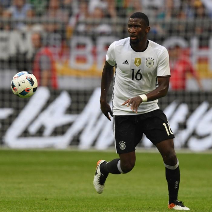 Stolzer zweifacher Vater! So lebt der Nationalspieler mit seiner Familie