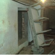 Die geheime Zelle im Haus von Marc Dutroux in Marcinelle, fotograftiert nach seiner Verhaftung 1996. Die geheime Zelle im Haus von Marc Dutroux in Marcinelle, fotograftiert nach seiner Verhaftung 1996.