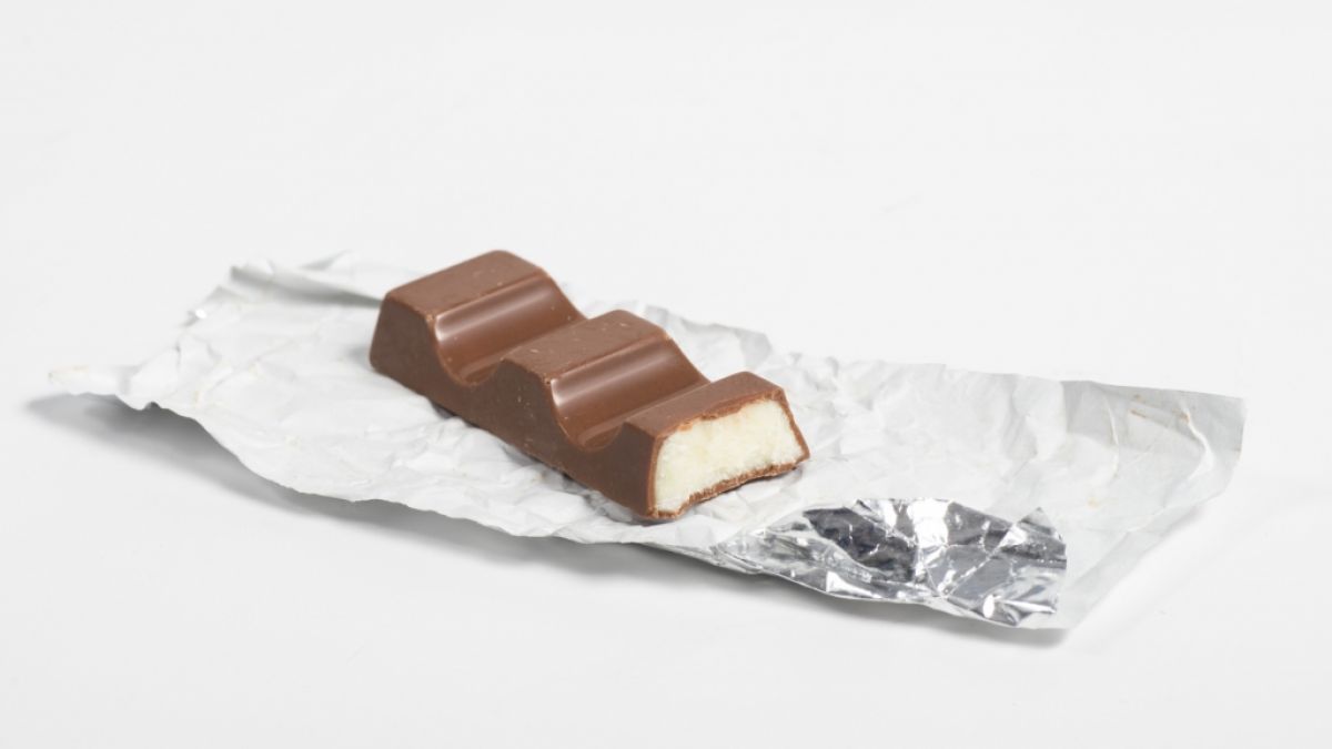 Der Verbraucherorganisation Foodwatch zufolge sind in Schokoriegeln von Ferrero krebsverdächtige Stoffe gefunden worden. (Foto)