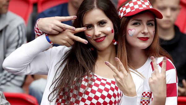 Kroatien-Fans drücken ihrer Mannschaft die Daumen. (Foto)