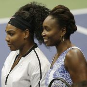 Der Tennis-Star mit seiner Schwester Venus Williams.