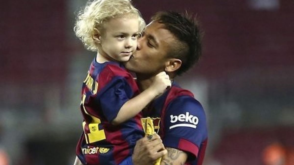 Neymar mit seinem Sohn David Lucca. (Foto)