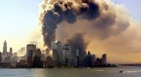 Beim Anschlag auf das WTC werden rund 3000 Menschen getötet.