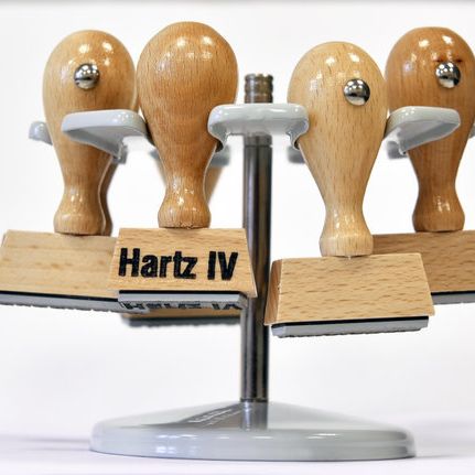 Sozialverbände fordern: Mehr Hartz IV für Alkohol und Zigaretten! Sozialverbände fordern: Mehr Hartz IV für Alkohol und Zigaretten! (Foto)
