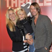Janine Kunze mit ihrem Mann Dirk Budach und ihrer ältesten Tochter Lili. Janine Kunze mit ihrem Mann Dirk Budach und ihrer ältesten Tochter Lili.