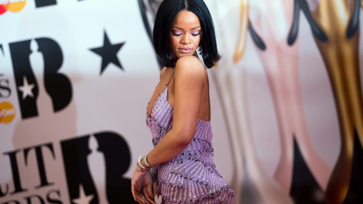 Rihanna zeigt gern, was sie hat... (Foto)