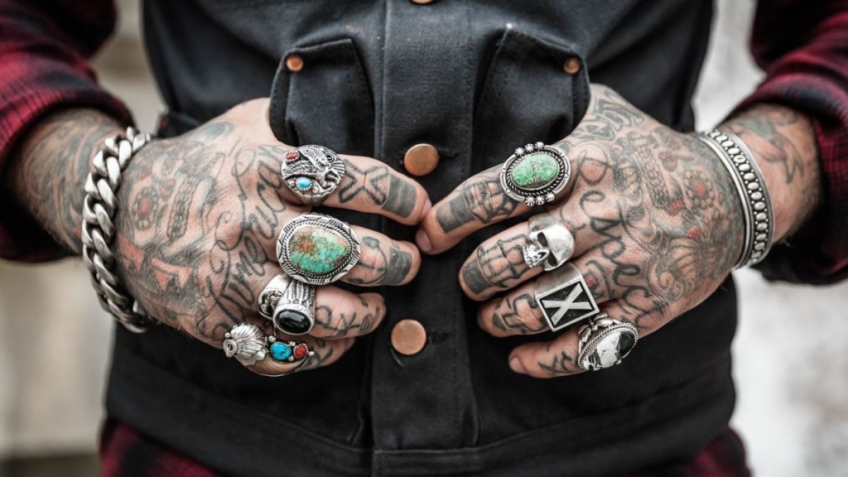 Tattoos liegen voll im Trend - doch oft genug verunstalten mit wenig Talent gesegnete Tätowierer ihre bemitleidenswerte Kundschaft fürs Leben. (Foto)